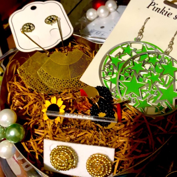 💚💛🖤 Lot/Bundle of Earrings! 💚 - Picture 1 of 12